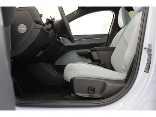 Volvo  EX30 Volvo Twin Performance 428PK Ultra 69kWh | 20'' Velgen | Getint Glas | Stoelverw | Panoramadak ActivLease financial lease