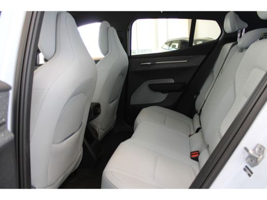 Volvo  EX30 Volvo Twin Performance 428PK Ultra 69kWh | 20'' Velgen | Getint Glas | Stoelverw | Panoramadak ActivLease financial lease