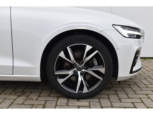 Volvo  V60 Volvo B3 Plus Dark | HarmanKardon | 360°Camera | Trekhaak ActivLease financial lease