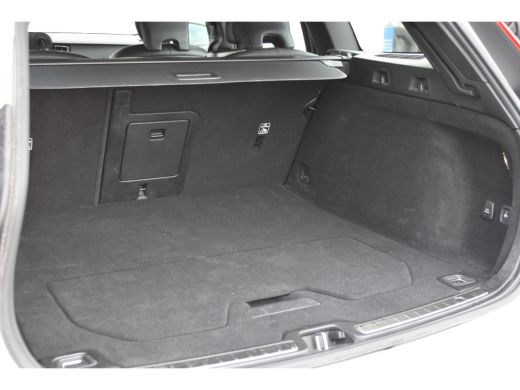 Volvo  V60 Volvo B3 Plus Dark | HarmanKardon | 360°Camera | Trekhaak ActivLease financial lease
