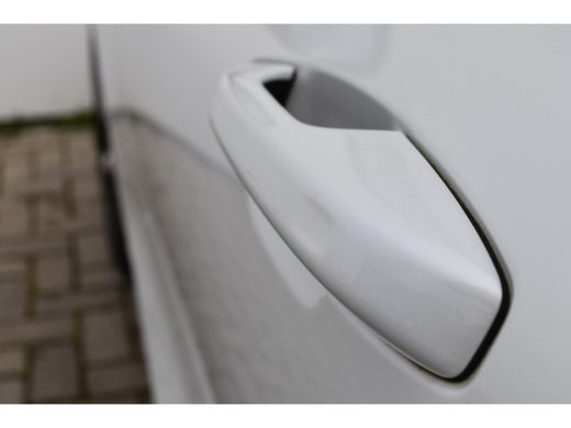 Volvo  V60 Volvo B3 Plus Dark | HarmanKardon | 360°Camera | Trekhaak ActivLease financial lease