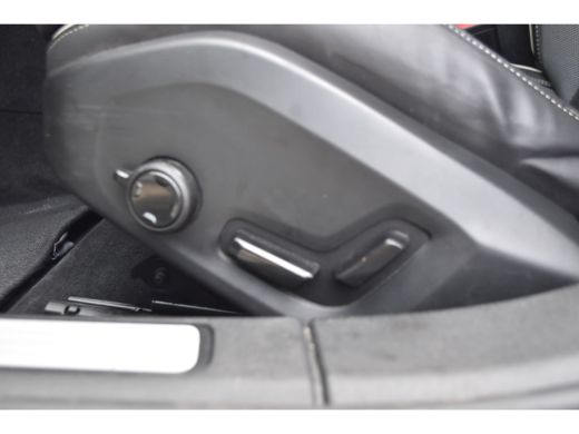 Volvo  V60 Volvo B3 Plus Dark | HarmanKardon | 360°Camera | Trekhaak ActivLease financial lease