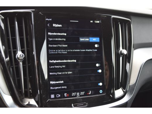 Volvo  V60 Volvo B3 Plus Dark | HarmanKardon | 360°Camera | Trekhaak ActivLease financial lease