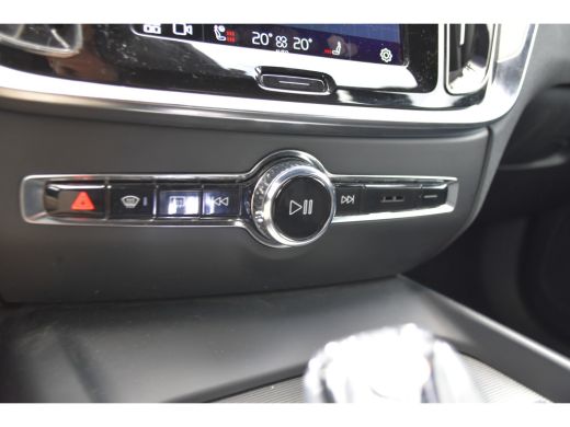 Volvo  V60 Volvo B3 Plus Dark | HarmanKardon | 360°Camera | Trekhaak ActivLease financial lease