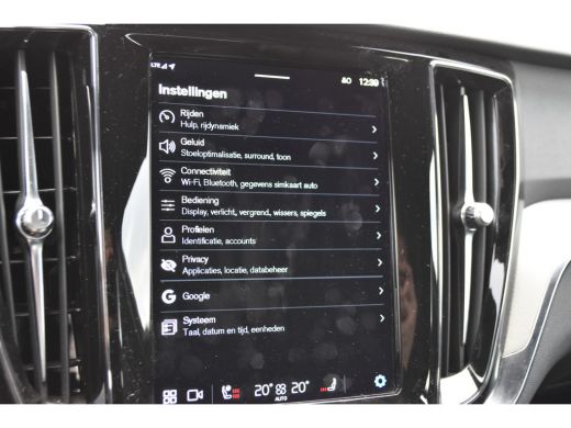 Volvo  V60 Volvo B3 Plus Dark | HarmanKardon | 360°Camera | Trekhaak ActivLease financial lease