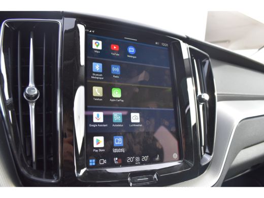Volvo  XC60 Volvo Recharge T6 AWD Ultimate Dark |Trekhaak |CrystalWhite |Pano |LageKM! ActivLease financial lease