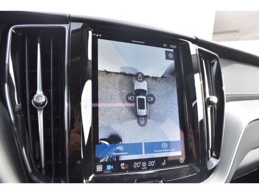 Volvo  XC60 Volvo Recharge T6 AWD Ultimate Dark |Trekhaak |CrystalWhite |Pano |LageKM! ActivLease financial lease