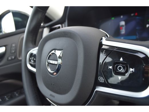 Volvo  XC60 Volvo Recharge T6 AWD Ultimate Dark |Trekhaak |CrystalWhite |Pano |LageKM! ActivLease financial lease