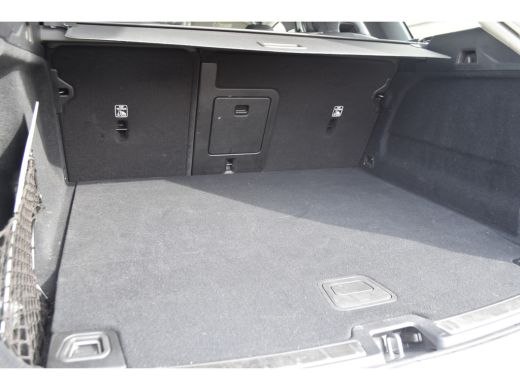 Volvo  XC60 Volvo Recharge T6 AWD Ultimate Dark |Trekhaak |CrystalWhite |Pano |LageKM! ActivLease financial lease
