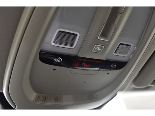 Volvo  XC60 Volvo Recharge T6 AWD Ultimate Dark |Trekhaak |CrystalWhite |Pano |LageKM! ActivLease financial lease