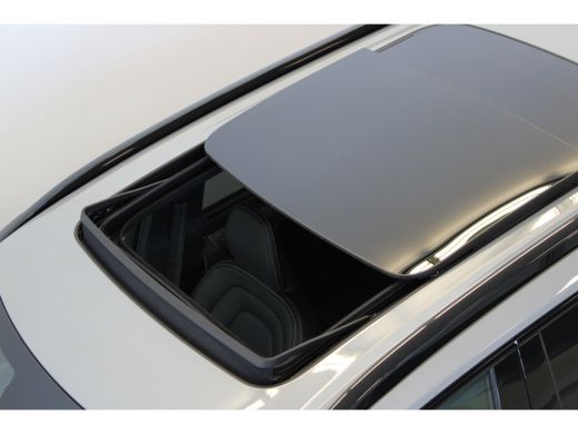 Volvo  XC90 Volvo XC90 T8 455PK Ultra Dark | Full Option | HEICO | Selected Luchtvering | B&W Audio | Gelam. ... ActivLease financial lease