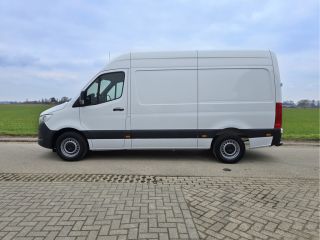 Mercedes Sprinter 317 CDI L2 H2 RWD - AUTOMAAT - 170 Pk - Euro 6 - MBUX - ParkeerCamera - StoelVerwarming