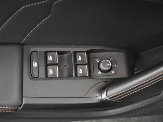 Seat Formentor 1.4 e-Hybrid VZ Performance 245pk | Adaptief cruise control | Dodehoekdetectie | Navigatie | Led ... ActivLease financial lease