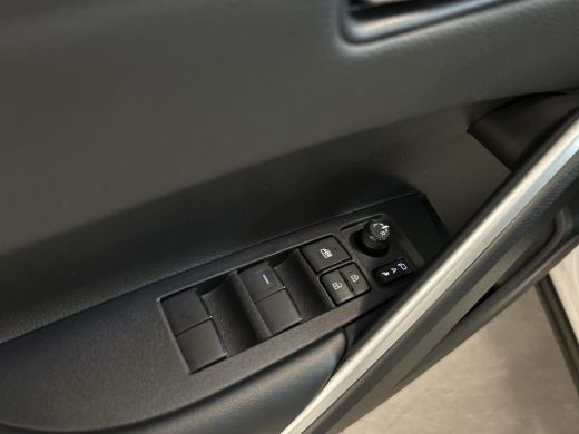 Toyota Corolla Cross Hybrid 200 Dynamic (Naviagtie - Stoelverwarming) ActivLease financial lease