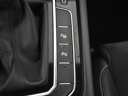 Volkswagen Passat Variant 1.4 TSI PHEV 218pk GTE Business | Adaptief cruise control | Trekhaak | Navigatie | App co... ActivLease financial lease