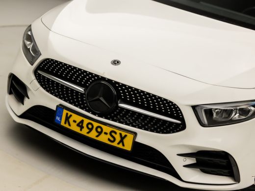 Mercedes A-Klasse 180 AMG Sport Automaat (SCHUIFDAK, APPLE CARPLAY, GROOT NAVI, CAMERA, LEDER/ALCANTARA, WIDE SCREE... ActivLease financial lease