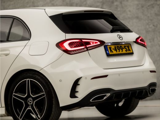 Mercedes A-Klasse 180 AMG Sport Automaat (SCHUIFDAK, APPLE CARPLAY, GROOT NAVI, CAMERA, LEDER/ALCANTARA, WIDE SCREE... ActivLease financial lease
