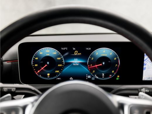 Mercedes A-Klasse 180 AMG Sport Automaat (SCHUIFDAK, APPLE CARPLAY, GROOT NAVI, CAMERA, LEDER/ALCANTARA, WIDE SCREE... ActivLease financial lease