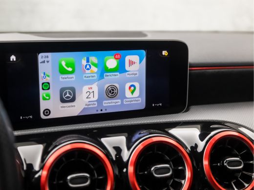 Mercedes A-Klasse 180 AMG Sport Automaat (SCHUIFDAK, APPLE CARPLAY, GROOT NAVI, CAMERA, LEDER/ALCANTARA, WIDE SCREE... ActivLease financial lease