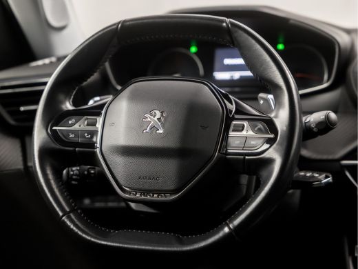 Peugeot 2008 1.2 PureTech Sport Automaat (APPLE CARPLAY, NAVIGATIE, STOELVERWARMING, 360 CAMERA, LED KOPLAMPEN... ActivLease financial lease
