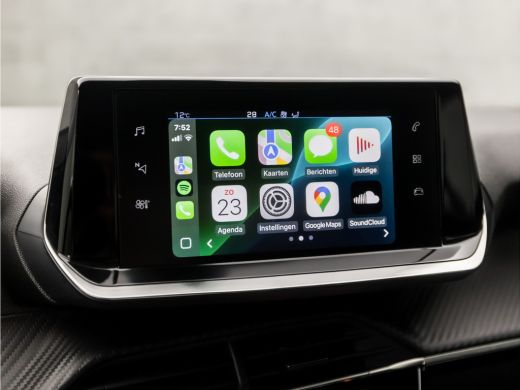 Peugeot 2008 1.2 PureTech Sport Automaat (APPLE CARPLAY, NAVIGATIE, STOELVERWARMING, 360 CAMERA, LED KOPLAMPEN... ActivLease financial lease