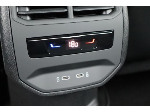 Seat Leon Sportstourer 1.5 TSI 116PK FR Business Intense | Achteruitrijcamera | Sfeerverlichting | Virtual Cockpit | ActivLease financial lease