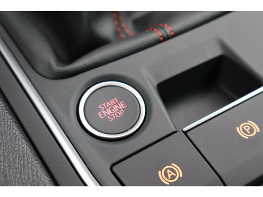 Seat Leon Sportstourer 1.5 TSI 116PK FR Business Intense | Achteruitrijcamera | Sfeerverlichting | Virtual Cockpit | ActivLease financial lease