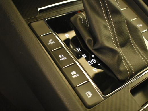 Skoda Superb Combi 1.4 TSI iV 218pk Sportline Business 1600kg trekgewicht | Adaptief cruise control | Navigati... ActivLease financial lease
