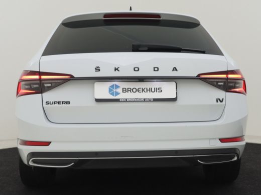 Skoda Superb Combi 1.4 TSI iV 218pk Sportline Business 1600kg trekgewicht | Adaptief cruise control | Navigati... ActivLease financial lease