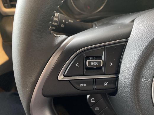 Suzuki Swift 1.2 Style Smart Hybrid Airco | Navi | Licht metalen velgen | Stoelverwarming | Cruisecontrol ActivLease financial lease