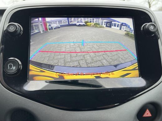 Toyota Aygo 1.0 VVT-i x-play limited | Carplay | Airco | Parkeercamera | Lederen stuurwiel | ActivLease financial lease
