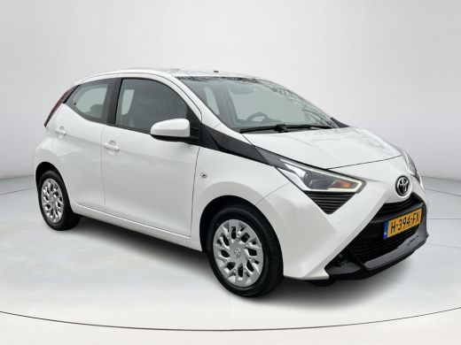 Toyota Aygo 1.0 VVT-i x-play limited | Carplay | Airco | Parkeercamera | Lederen stuurwiel | ActivLease financial lease