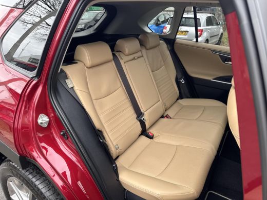 Toyota RAV4 2.5 Hybrid AWD Executive Premium | 06-10141018 Voor meer informatie ActivLease financial lease