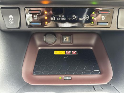 Toyota RAV4 2.5 Hybrid AWD Executive Premium | 06-10141018 Voor meer informatie ActivLease financial lease