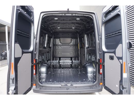 Volkswagen Crafter 35 2.0 TDI L3H3 177 PK Aut. Highline, Navigatie , Cruise control, Alarm, Comfort bijrijdersstoel ActivLease financial lease