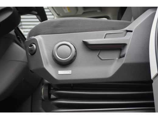 Volkswagen Crafter 35 2.0 TDI L3H3 177 PK Aut. Highline, Navigatie , Cruise control, Alarm, Comfort bijrijdersstoel ActivLease financial lease