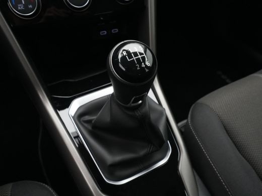 Volkswagen T-Roc 1.0 TSI Style Navi via App Pdc Acc AllSeason banden 168 ActivLease financial lease