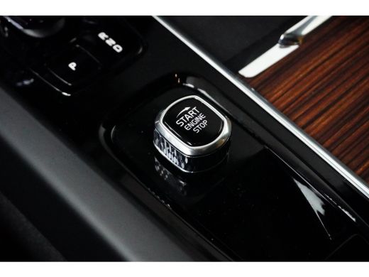 Volvo  XC60 Volvo T6 Ultimate Dark | Luchtvering | 360° Camera | Harman/Kardon | Massage & Ventilatie | Head-... ActivLease financial lease