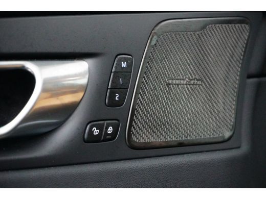 Volvo  XC60 Volvo T6 Ultimate Dark | Luchtvering | 360° Camera | Harman/Kardon | Massage & Ventilatie | Head-... ActivLease financial lease