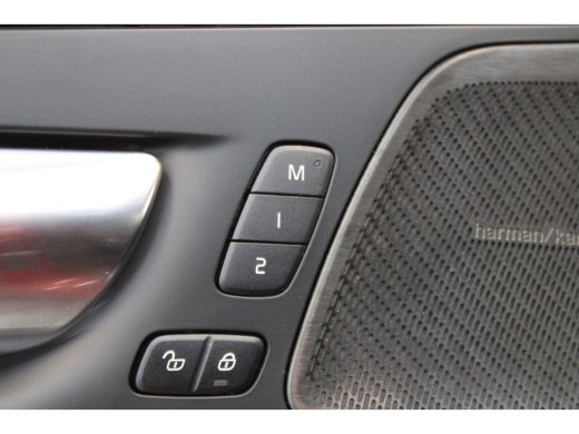 Volvo  XC60 Volvo T6 350PK Ultimate Dark | Trekhaak | 360° Camera | HUD | Keyless | Panoramadak ActivLease financial lease