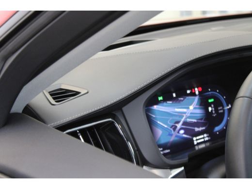 Volvo  XC60 Volvo T6 350PK Ultimate Dark | Trekhaak | 360° Camera | HUD | Keyless | Panoramadak ActivLease financial lease