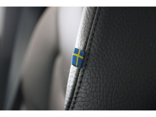 Volvo  XC60 Volvo T6 350PK Ultimate Dark | Trekhaak | 360° Camera | HUD | Keyless | Panoramadak ActivLease financial lease