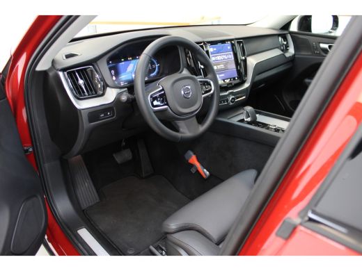 Volvo  XC60 Volvo T6 350PK Ultimate Dark | Trekhaak | 360° Camera | HUD | Keyless | Panoramadak ActivLease financial lease