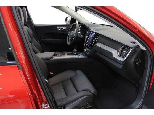 Volvo  XC60 Volvo T6 350PK Ultimate Dark | Trekhaak | 360° Camera | HUD | Keyless | Panoramadak ActivLease financial lease