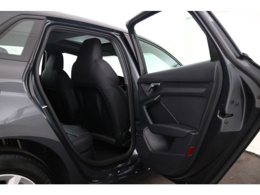 Audi A3 Sportback 30 TFSI Pro Line Schuifdak, Navigatie, Virtual, Trekhaak, Leer ActivLease financial lease