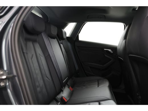 Audi A3 Sportback 30 TFSI Pro Line Schuifdak, Navigatie, Virtual, Trekhaak, Leer ActivLease financial lease
