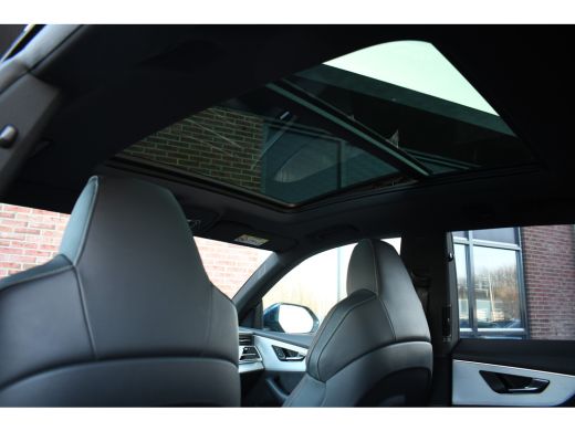 Audi Q8 55 TFSI e quattro S-Line S-zetels Pano Trekhaak B&O ACC Softclose ActivLease financial lease