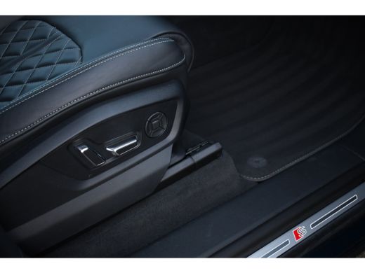 Audi Q8 55 TFSI e quattro S-Line S-zetels Pano Trekhaak B&O ACC Softclose ActivLease financial lease