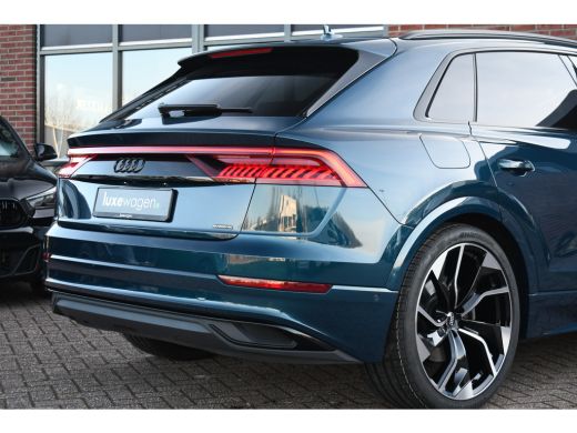 Audi Q8 55 TFSI e quattro S-Line S-zetels Pano Trekhaak B&O ACC Softclose ActivLease financial lease