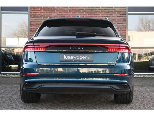 Audi Q8 55 TFSI e quattro S-Line S-zetels Pano Trekhaak B&O ACC Softclose ActivLease financial lease